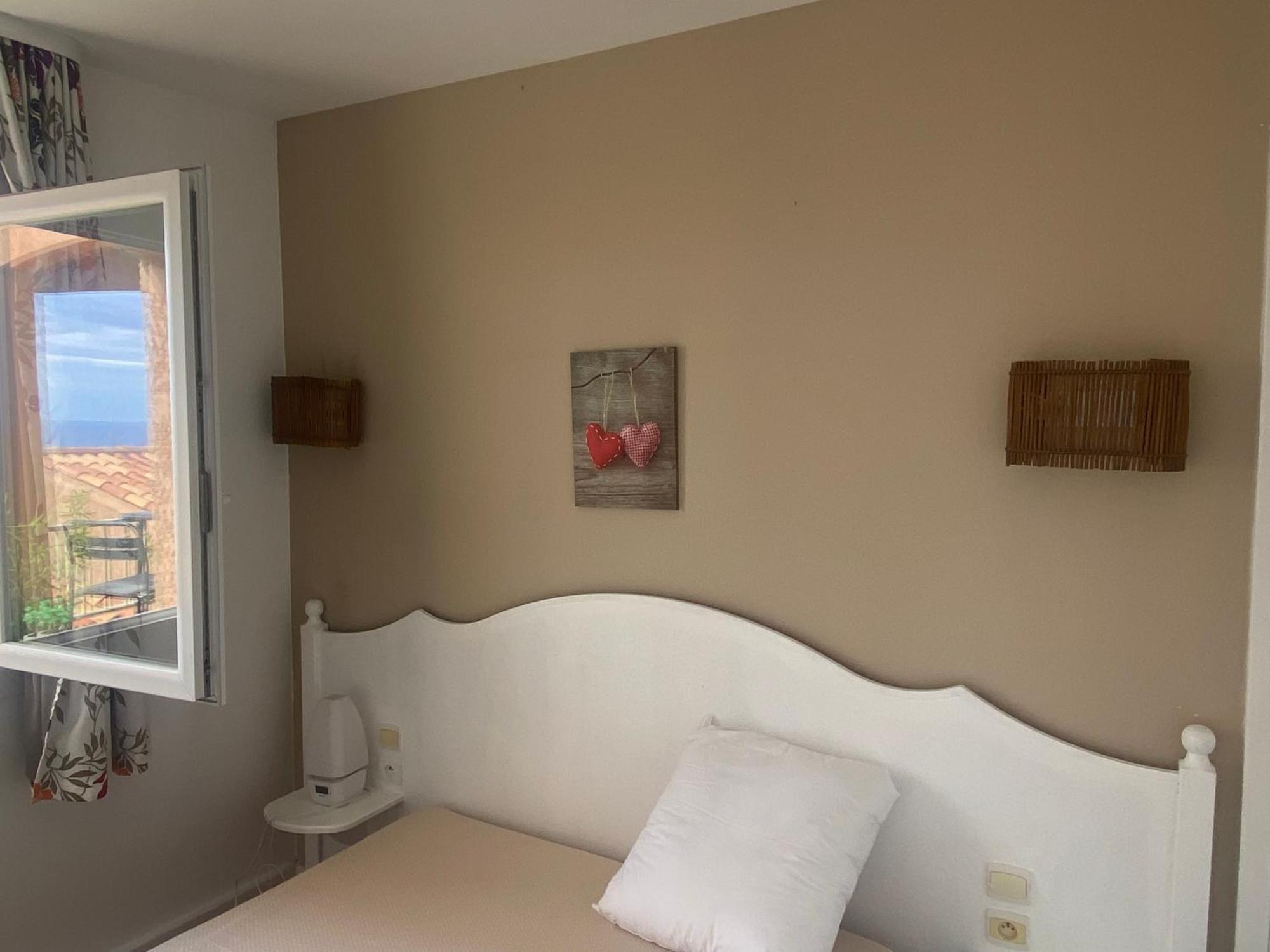 Tres Bel Appartement T3 Avec Splendide Vue Mer Les Issambres Exterior photo